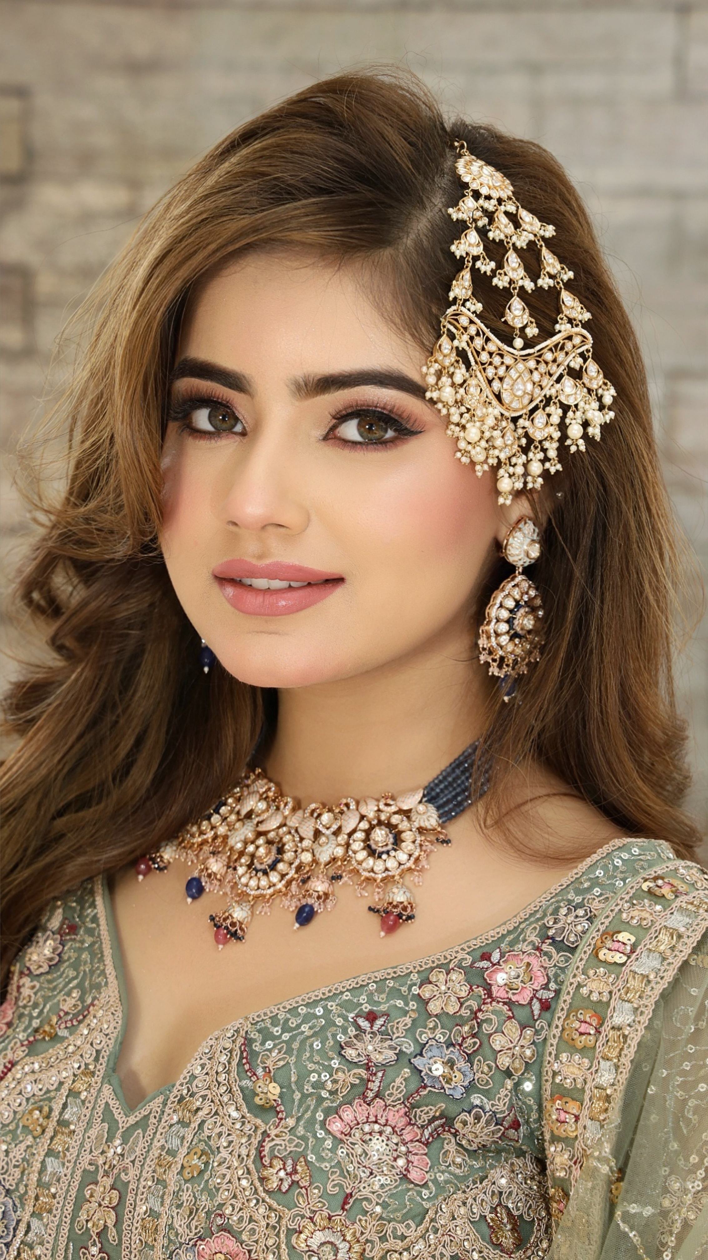 Professional beauty and makeover services